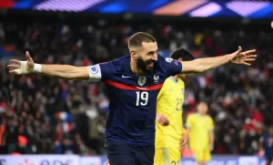 ماذا يقول القانون.. هل يحق لكريم بنزيما خوض نهائي كأس العالم والفوز بميدالية؟