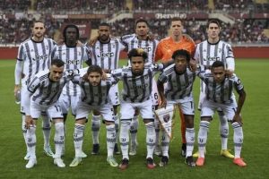 نجم يوفنتوس يعرض خدماته على برشلونة