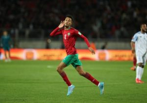 عائق وحيد يمنع أوناحي من الإنتقال إلى الدوري الإنجليزي