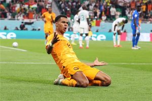 مانشستر يونايتد يبدأ أولي خطواته لضم نجم منتخب هولندا في المونديال