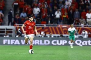 أكرم توفيق يبرئ زميله من تهمة إصابته بالرباط الصليبي في مران الأهلي