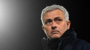 مورينيو يرد بالصمت على سؤال تدريبه لمنتخب البرتغال