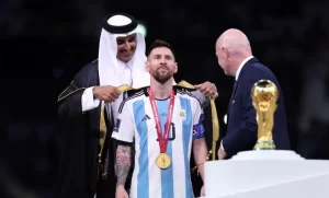 بمليون دولار – عرض ضخم يصل لميسي لشراء “بشت” التتويج بكأس العالم