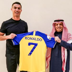 بند يثير الجدل في عقد كريستيانو رونالدو مع النصر.. لن تصدق ما جاء فيه؟!