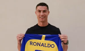 ماذا قالت شقيقة رونالدو على انضمامه إلى النصر السعودي؟