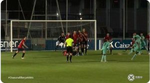 ميكا فاي يسجل هدف برشلونة ضد اوساسونا