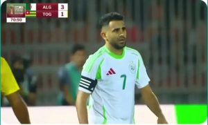 A touching moment occurred from commentator Hafid Derradji during his commentary on an opportunity for the advancing Riyad Mahrez.