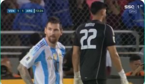 Watch: The pitch denies Messi a decisive goal in a strange way.