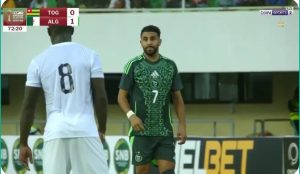 Riyad Mahrez spoils a counterattack for the Togo national team in a way that made Hafiz Drarji unable to contain his laughter.