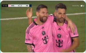 Messi's first imaginary goal against New England and the reaction of Inter Miami fans.