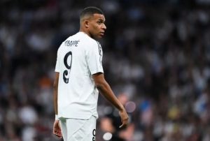 Barcelona Legend Backs Mbappé to Shine at Real Madrid; Urges Vinicius to Improve Attitude