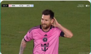 A strange scene occurs with Messi while executing a corner kick in an innovative way in the American League