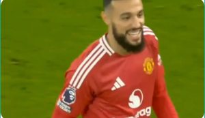 The fantastic skill that Noussair Mazraoui did on Cucurella, the Chelsea player, and caused him to fall to the ground