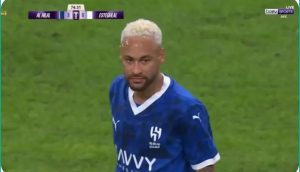 Watch Neymar's showmanship, which caused an earthquake just seconds after his appearance in the match between Al Hilal and Esteghlal Tehran.