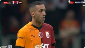 Moroccan Hakim Ziyech embarrasses the Galatasaray coach and shocks him with a Hollywood scenario of wonder and madness a few seconds after he entered the field.