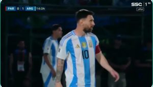 The imaginary scissor kick scored by the Paraguayan player in front of Messi's eyes in today's World Cup qualifiers