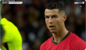 The missile free kick from Cristiano Ronaldo, which had been between the three sticks, would have smashed the goal and the net, but it ended in an unexpected shock.