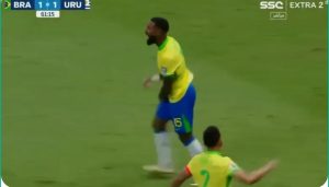 Watch: The Brazilian player invents and creates a strange way to score a goal using volleyballs, saving Brazil from losing