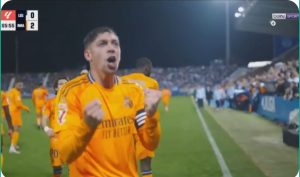 Watch the imaginary free kick that Valverde scored in an imaginative way after a genius plan and a clever trick that fooled the fans, the players, and everyone on the field.