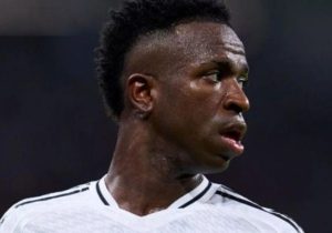 After his sho.cking injury… Carlo Ancelotti identifies the ideal replacement for Vinicius in the coming period