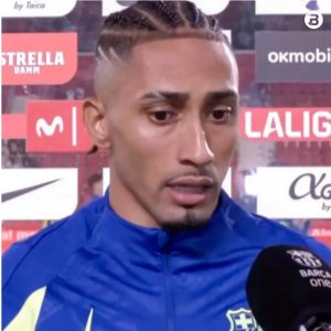 Raphinha has publicly expressed his gratitude towards Frenkie de Jong for his contributions to the team.