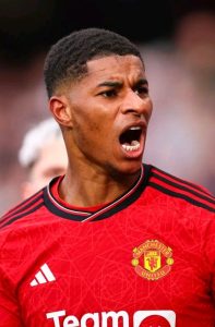 Manchester United Considering Rashford Sale Amid Barcelona Links