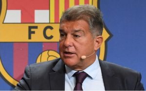 Joan Laporta is furious about the continuous loss of points in La Liga and has decided to send 3 players to the streets