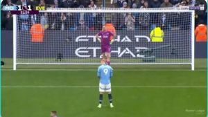 The first and only penalty kick that will be scored is one of the wonders and oddities of the English Premier League because of what happened between Haaland and goalkeeper Pickford.