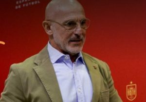 Luis de la Fuente considers dropping Barcelona star from Spain squad after poor form with Barca