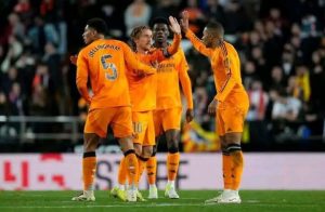 I have warned Carlo Ancelotti about that particular player, he refused to bench him, He keeps causing problems to the teams, He almost Denied Real Madrid three points against Valencia”: Former Real Madrid manager Zinedine Zidane names ONE player who doesn’t deserve to start for Real Madrid, warned Ancelotti about the unforgivable mistake