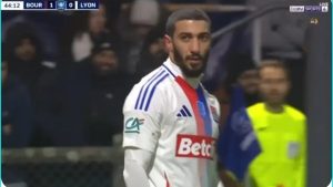 Algerian Saeed Benrahma refuses to end the half before helping his team score the equalizer in this international way.