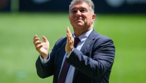 Barcelona star who was on the verge of leaving in January clearly asks Joan Laporta not to sell him and agrees to a salary cut