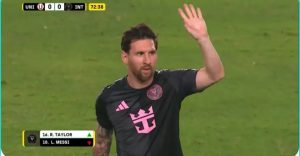 A shocking, unparalleled scene occurs between Messi and the fans of the opposing team the moment he leaves the field with his team, Inter Miami