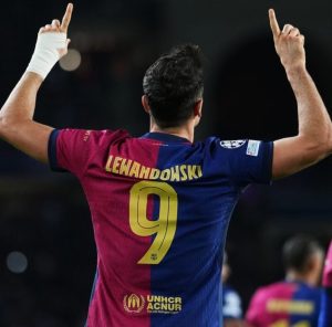 Barça Defeats Alavés and Lewandowski Sends a Message to Mbappé