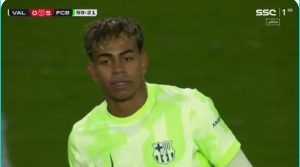 Watch the legendary method invented by Lamine Yamal to score an imaginary goal that made Fares Awad go crazy and flirt with him live.