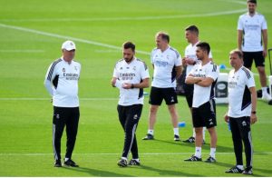 Vinicius Jr Puts Real Madrid on Edge: Contract Talks Stall Amid Dressing Room Rift!