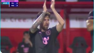 Watch the historic moment of Messi's exit and the crazy reaction of the opponent's fans as he left