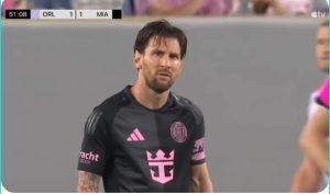 The free kick that Messi tried to implement in an innovative and deceptive way, but what no one expected happened in the end