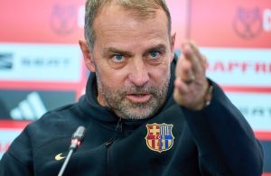 Barcelona is intensifying its pursuit of Liverpool’s Luis Díaz, potentially adding to the club’s ongoing contract crisis. With several key players, including Mo Salah, Virgil van Dijk, and Trent Alexander-Arnold, facing contract expirations at the end of the season, Liverpool is under pressure to secure their futures. The club risks losing these stars on free transfers, which would hurt their competitive standing.