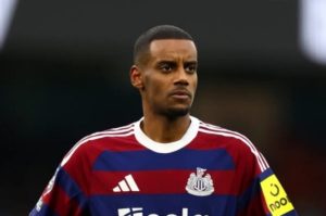 Newcastle United Determined to Keep Alexander Isak Despite Barcelona’s Interest