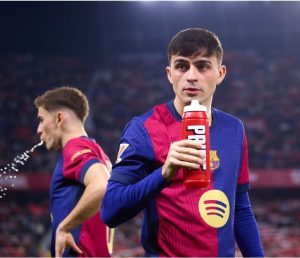 Pedri has stirred tensions in the Barcelona dressing room following coach Hans Flick’s controversial decision regarding the treatment of goalkeeper Inaki Peña.