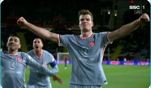 A scenario of shock and strangeness occurs in the last breaths of the match between Barcelona and Atletico in the semi-finals of the Spanish King's Cup