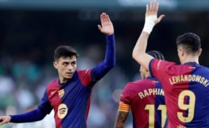 The player who was valued at 75 million euros offers himself to Barcelona as a replacement for Lewandowski, but Flick flatly rejects him