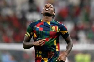 Barcelona on High Alert: Rafael Leão’s Strained Relationship with AC Milan Fans Sparks Transfer Talk