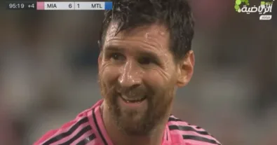 Watch the incredible free kick Messi scored with a deceptive and world-class technique against Montreal, just one second before the final whistle, as if he had placed the ball into the net with his own hand, causing an absolutely insane eruption inside the Miami stadium!
