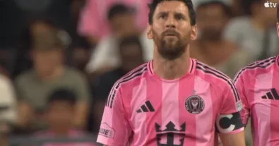 Messi causes chaos and madness in the MLS with the crazy technique he used to take this bizarre and unbelievable free kick!!