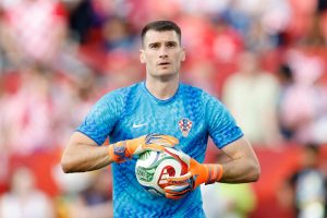 BREAKING: Dominik Livaković Arrives in Barcelona Ahead of Medical Tomorrow