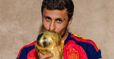 رودري يقترب من برشلونة.. و3 لاعبين في ورطة بسبب الصفقة