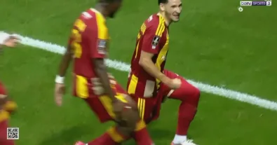 Algerian Adel Bourabaa’s Historic and CRAZY Goal Against Nice in the French League, and the Match Commentator’s Reaction as He Completely Lost His Mind Over What the Young Algerian Madman Did!!