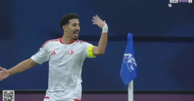 Watch Baghdad Bounedjah’s historic goal for Al Shamal against Saudi Arabia’s Al-Ittihad in the AFC Champions League, with a crazy commentary from the match commentator who lost his mind over the Algerian star’s unbelievable moment!